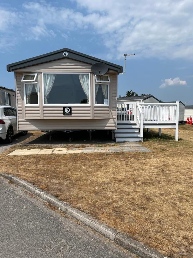 Beautiful Caravan In Trecco Bay! 74 Sycomore Bridgend  Exterior foto